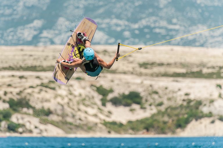 Eine Woche Wakeboarding und Wasserski genießen