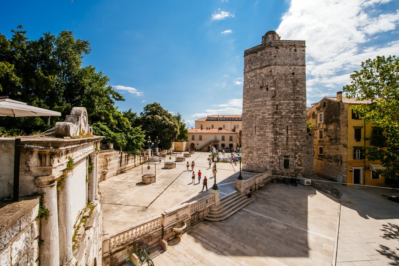 Passeggiata attraverso la storia e la cultura impressionanti dell’isola